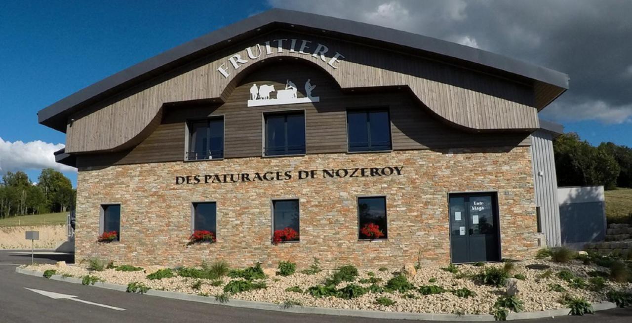 Hotel Les Remparts Nozeroy Exteriör bild